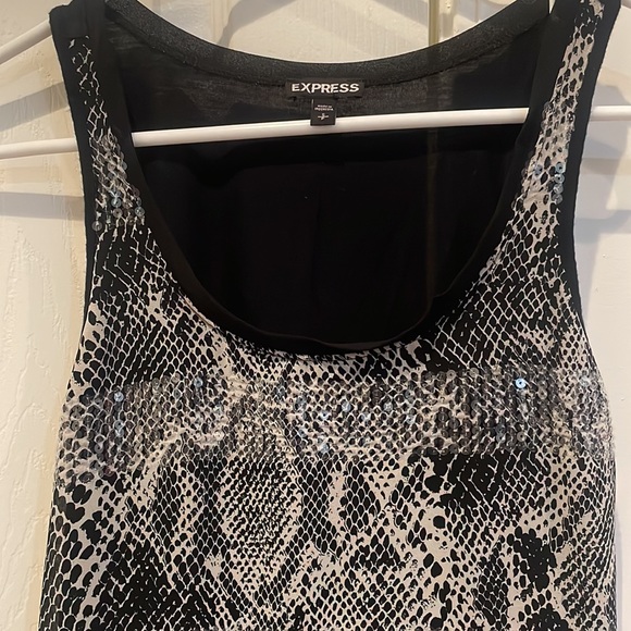 Express Sequin Snakeskin Top - Picture 2 of 4